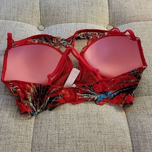 PINK Victoria's Secret Bra - Picture 2 of 7